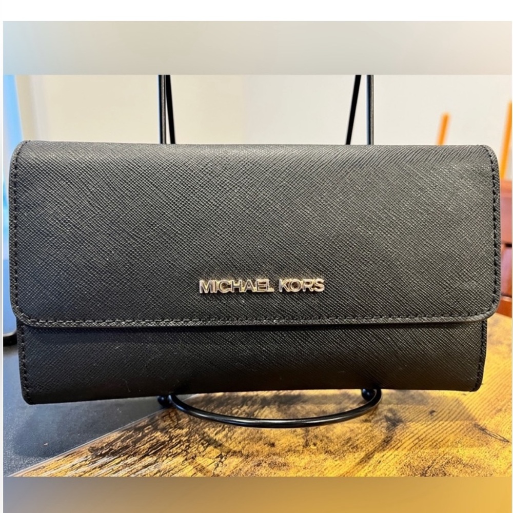 MICHAEL KORS WALLET NWOT